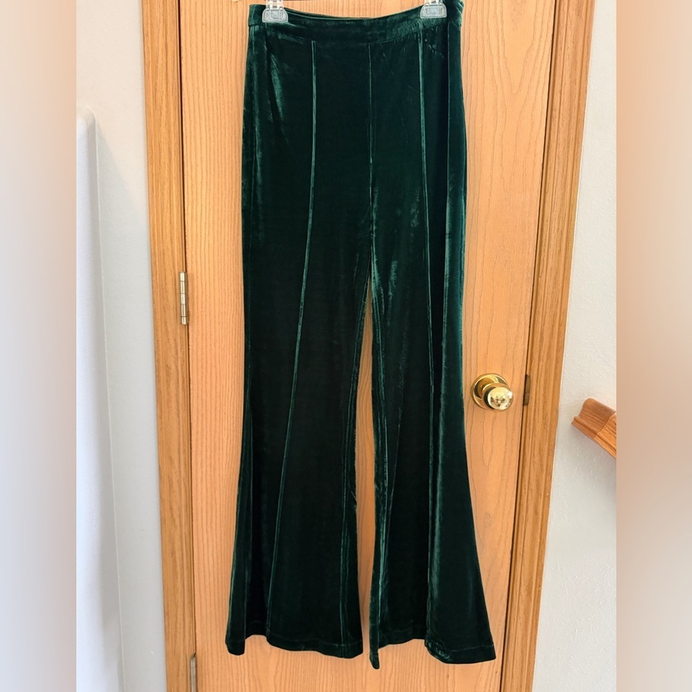 A. CALIN EUC Vintage-Inspired Green Velvet Wide-Leg Flare High Rise Pants Size S
